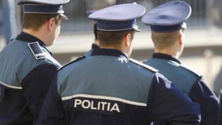 Minori puşi pe furtişaguri, prinşi de poliţişti